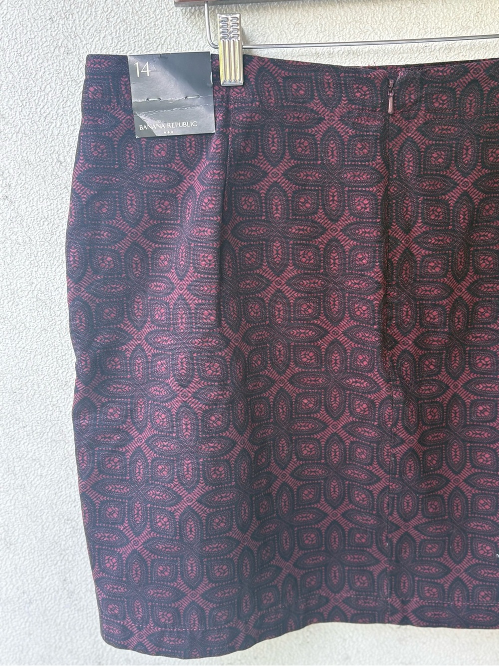 Banana Republic NWT Burgundy Geometric Mini Skirt Size 14 100% Cotton